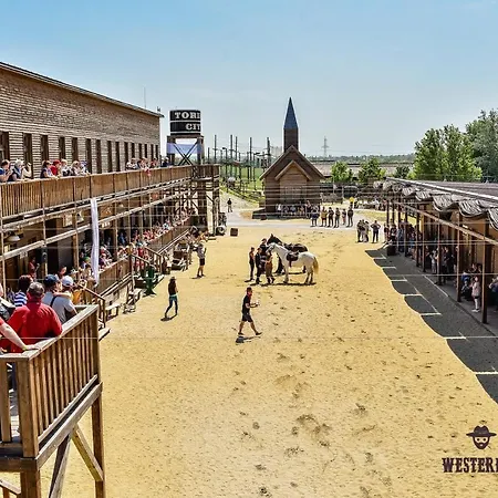 Western House Tordas