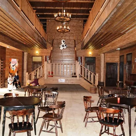Panzió Western House *