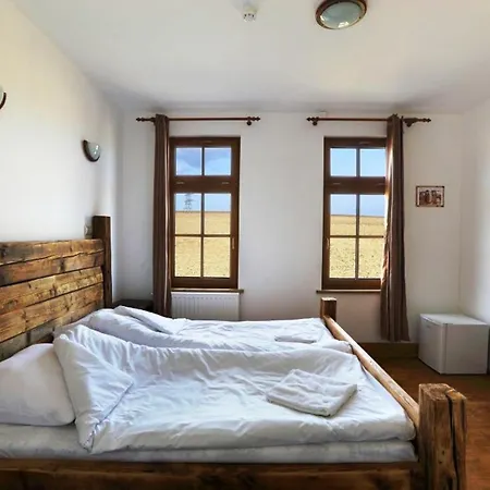 Western House Panzió