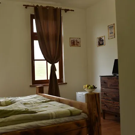 Western House Panzió Tordas