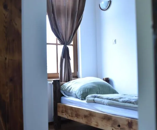 Western House * Tordas